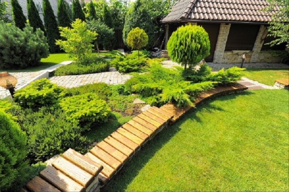 10 Landscaping Ideas to Improve the Appearance of Your Front Yard