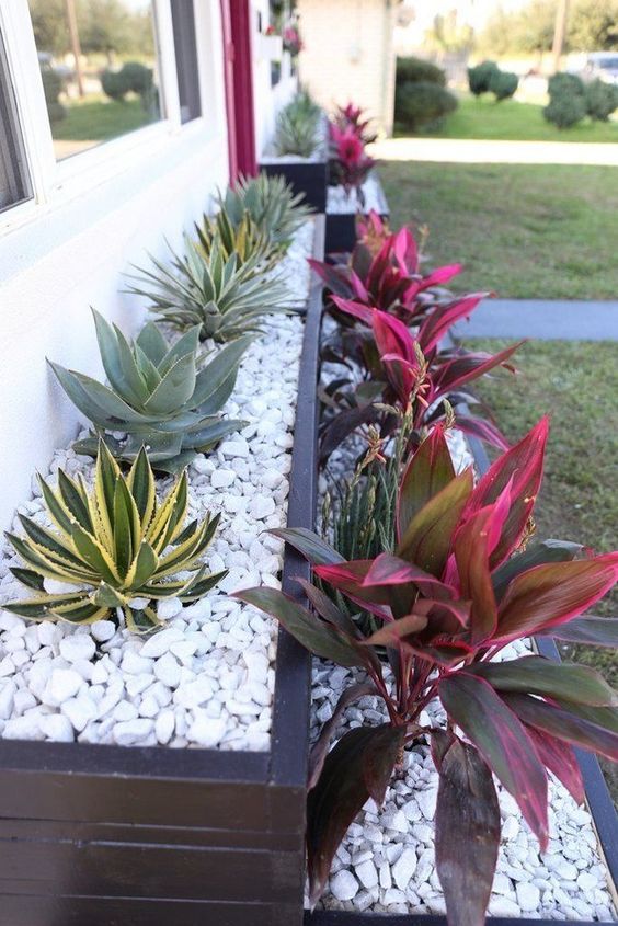 31 Simple Landscaping Ideas How To Decor Your Front Yard from garden category
