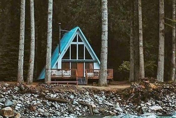 25+ Dreamy & Cozy Cabins You Will Want To Visit This Year
